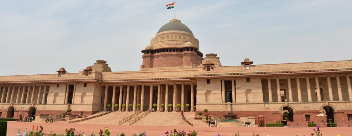 https://salarnews.in/public/uploads/images/newsimages/maannewsimage25072024_155833_rashtrapati bhavan.jpg